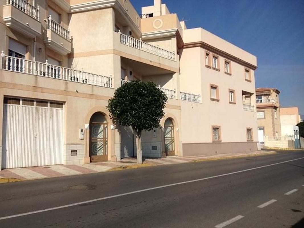 Продажа квартиры на Piso en Avenida del Perú, Roquetas pueblo, Roquetas de Mar, Рокетас-де-Мар
photo 1