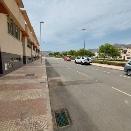 Chalet pareado en Calle Teide, Aguadulce norte, Roquetas de Mar thumbnail 1