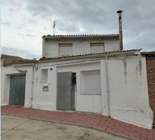Частный шале на продаже в  Casa o chalet en Calle la Azogue, Adanero, Аданеро photo