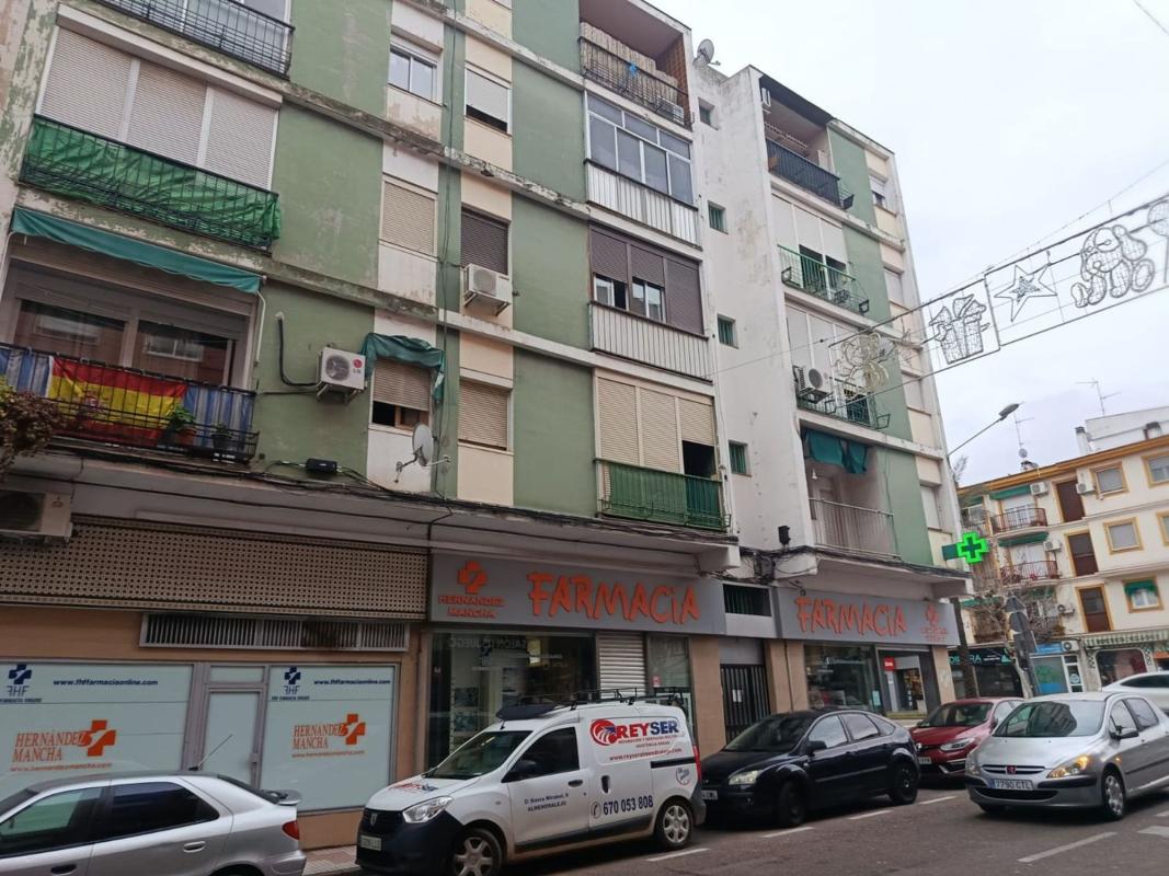 Sprzedaż mieszkania w Piso en Avenida de Marques de Paterna, San Luis - Albarregas, Mérida, Mérida
photo 1