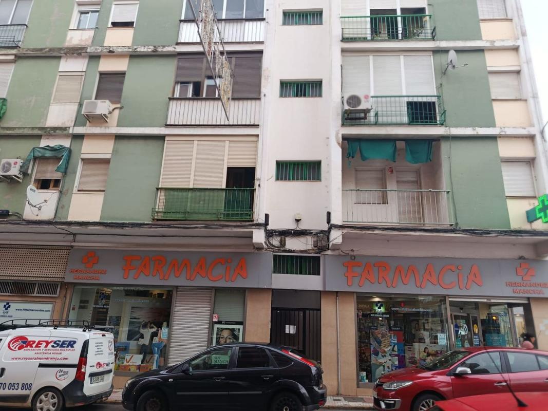 Sprzedaż mieszkania w Piso en Avenida de Marques de Paterna, San Luis - Albarregas, Mérida, Mérida
photo 3