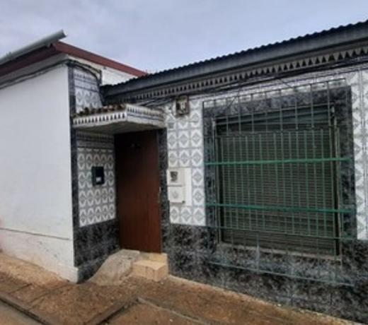 Chalet pareado en Calle Gevora, La Estación, Badajoz photo 1