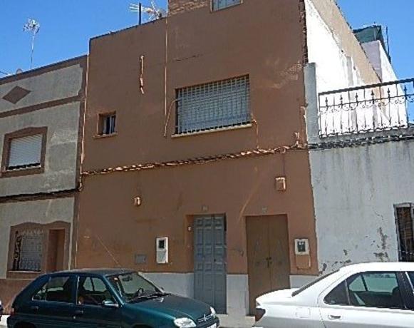 Продажа квартиры на Piso en Calle Caballero Villarroel, Cerro de Reyes, Badajoz, Бадахос
 photo