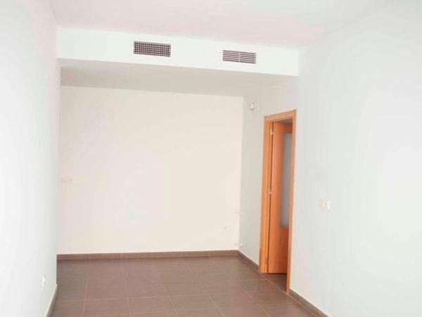Продажа квартиры на Piso en Calle Giralda, Almendralejo, Алмендралехо
thumbnail 1