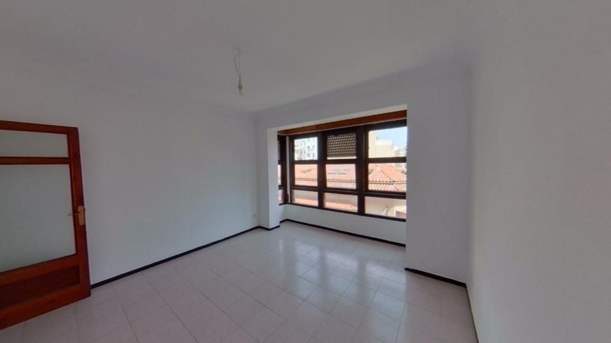 Venta de piso en Piso en Calle de Lluís Martí, Pere Garau, Palma de Mallorca, Palma de Mallorca
photo 1