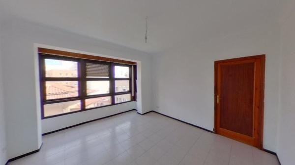 Продажа квартиры на Piso en Calle de Lluís Martí, Pere Garau, Palma de Mallorca, Пальма-де-Мальорка
thumbnail 1