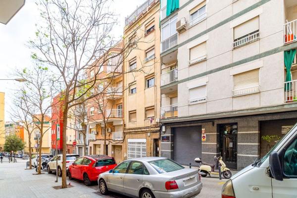 Sprzedaż mieszkania w Piso en Calle Cervantes, Pubilla Cases, Hospitalet de Llobregat, Hospitalet de Llobregat
thumbnail 1