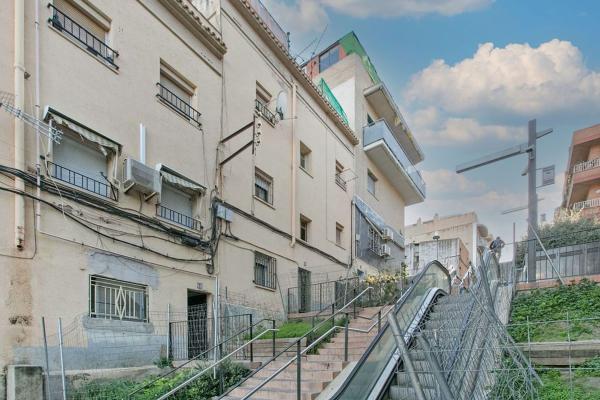 Sprzedaż mieszkania w Piso en Calle de Solsona, La Pau, Badalona, Badalona
 photo