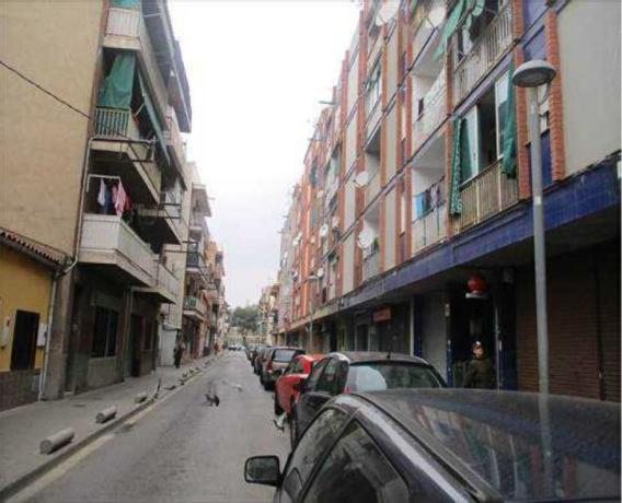 Sprzedaż mieszkania w Piso en Calle Sèquia, Canovelles, Canovelles
thumbnail 2
