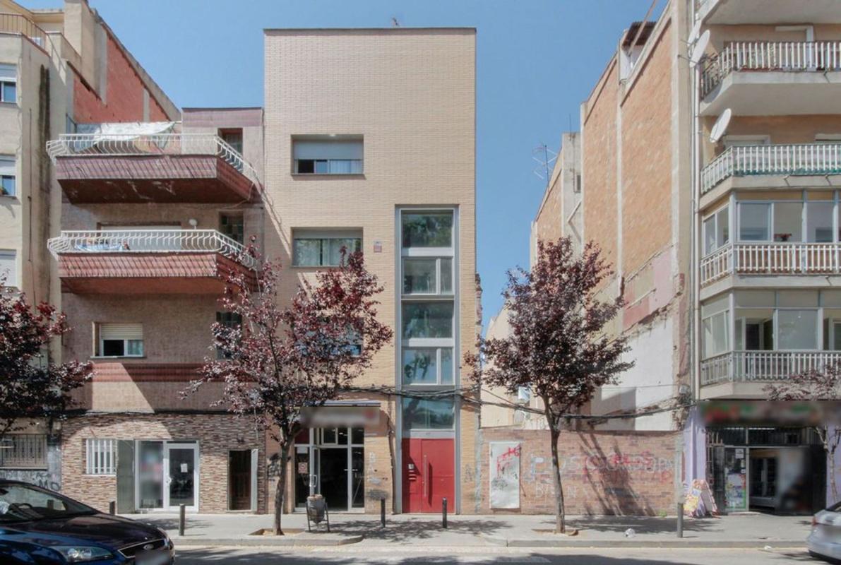 Продажа квартиры на Piso en Calle de Simancas, Artigues, Badalona, Бадалона
photo 1
