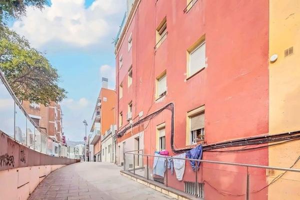 Venta de piso en Piso en Calle de Santa Gemma, La Teixonera, Barcelona, Barcelona
photo 1