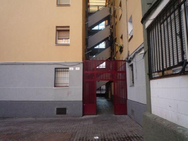 Sprzedaż mieszkania w Piso en Calle Santa Joana Lestonnac, Sant Roc, Badalona, Badalona
 photo