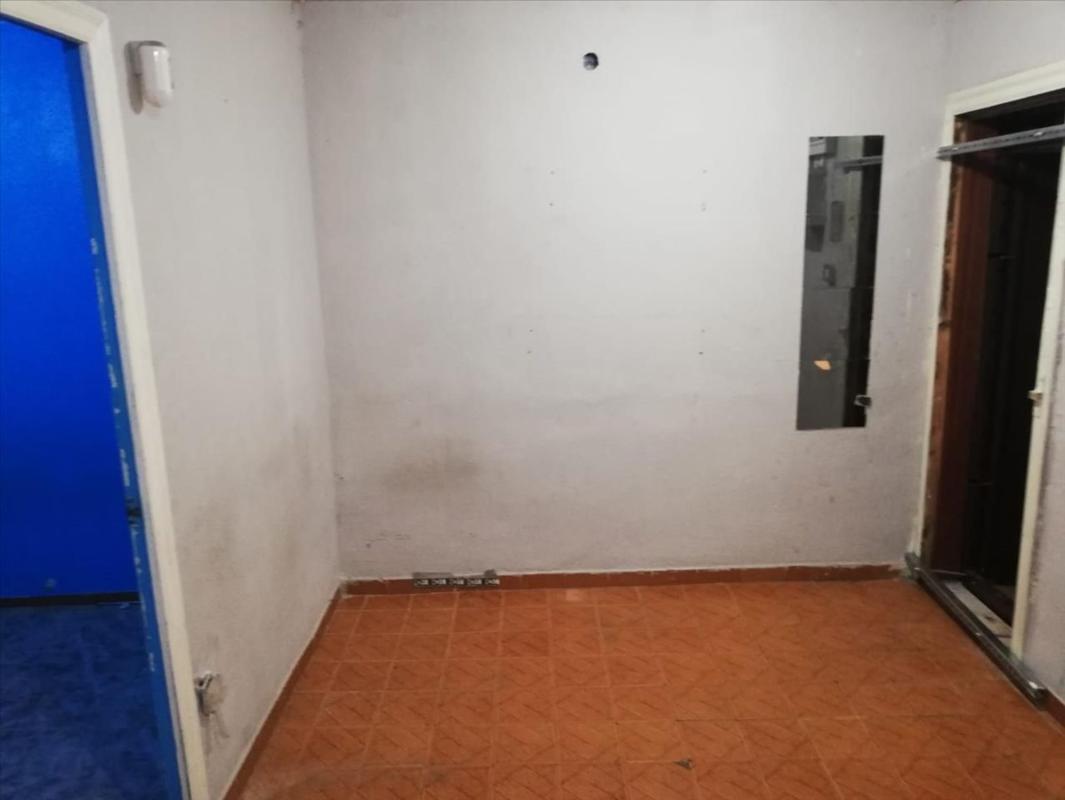 Sale of apartment in Piso en Calle dels Pins, Les Planes, Hospitalet de Llobregat, Hospitalet de Llobregat
photo 3