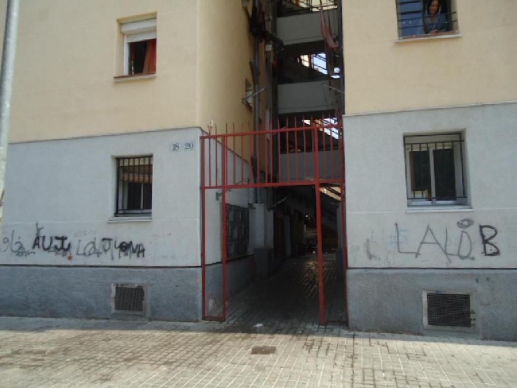 Sprzedaż mieszkania w Piso en Calle de Cáceres, Sant Roc, Badalona, Badalona
photo 1