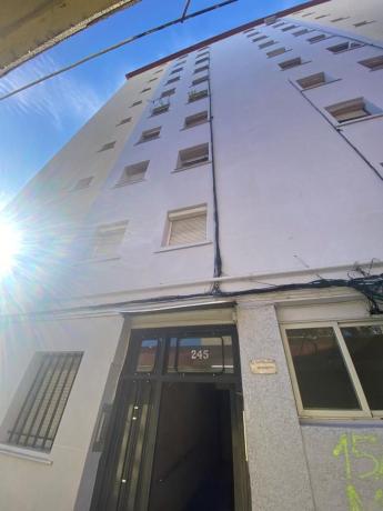 Venta de piso en Piso en Avenida del Marquès de Mont-Roig, Sant Roc, Badalona, Badalona
 photo 2