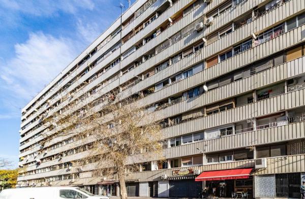 Venta de piso en Piso en Calle de Llevant, La Mina, Sant Adriá de Besós, Sant Adriá de Besós
 photo