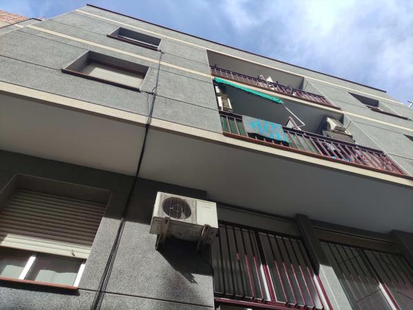 Venta de piso en Piso en Calle d'En Valentí Escalas, Fondo, Santa Coloma de Gramenet, Santa Coloma de Gramenet
 photo