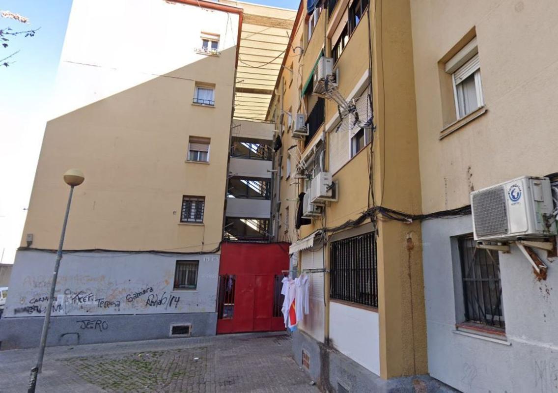 Venta de piso en Piso en Calle de Cáceres, Sant Roc, Badalona, Badalona
photo 1