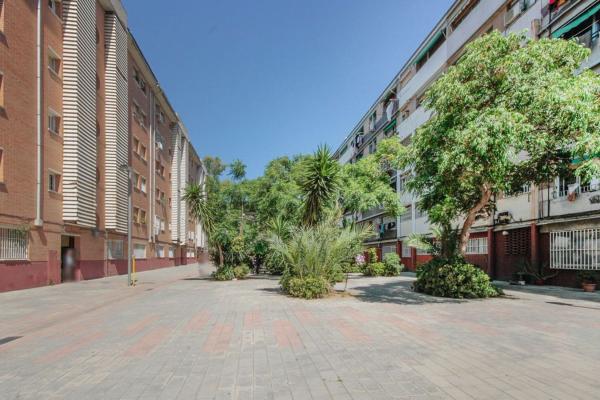 Sprzedaż mieszkania w Piso en Calle de Sàsser, El Besòs, Barcelona, Barcelona
photo 1