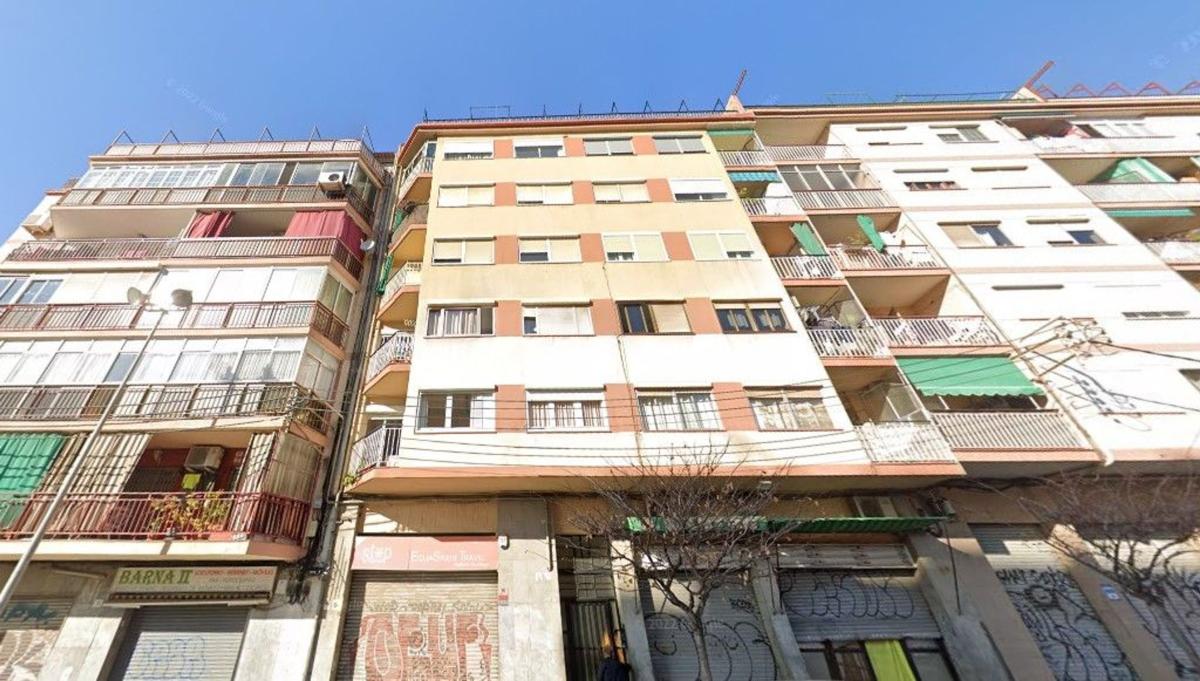 Venta de piso en Piso en Calle Teide, Les Planes, Hospitalet de Llobregat, Hospitalet de Llobregat
photo 1