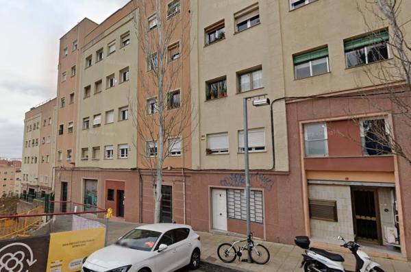 Sprzedaż mieszkania w Piso en Calle de Beret, Can Peguera - El Turó de la Peira, Barcelona, Barcelona
 photo
