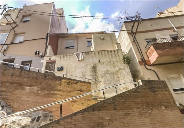 Sprzedaż mieszkania w Piso en Calle de Llobera, Les Roquetes, Barcelona, Barcelona
 photo