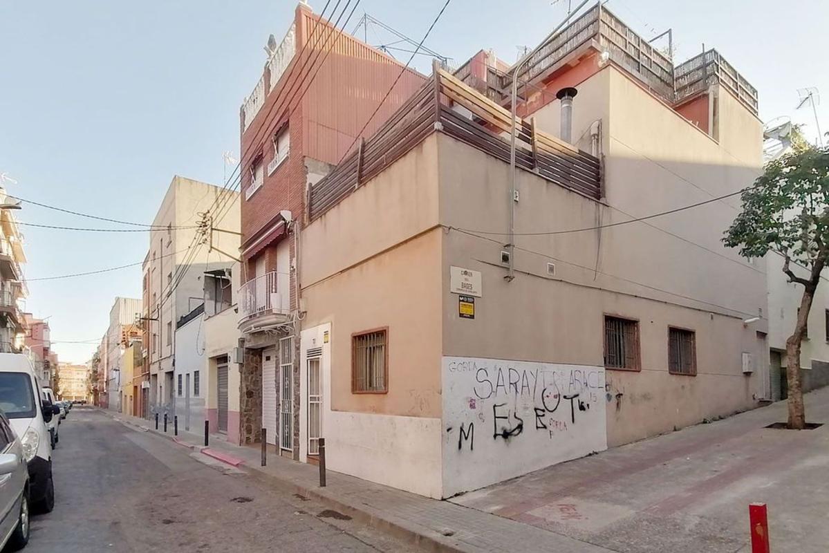 Venta de piso en Piso en Calle d'Osona, Ca N'Oriac, Sabadell, Sabadell
photo 1