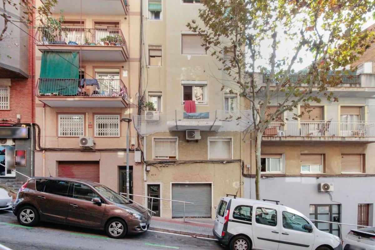 Продажа квартиры на Piso en Calle d' Amadeu Vives, Pubilla Cases, Hospitalet de Llobregat, Госпиталет-де-Льобрегат
photo 1