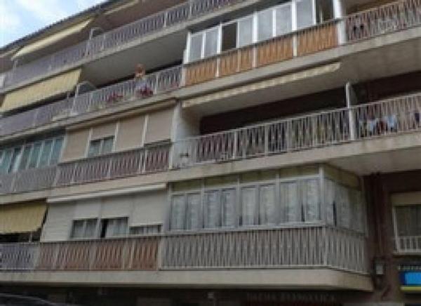 Venta de piso en Piso en Calle de Raimon d'Abadal, Remei-Montseny-La Guixa, Vic, Vic
 photo