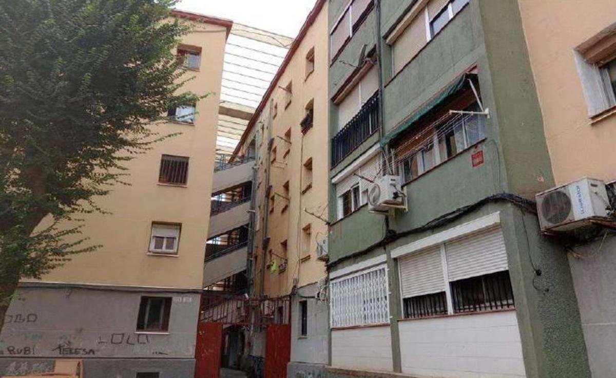 Venta de piso en Piso en Calle de Còrdova, Sant Roc, Badalona, Badalona
photo 1