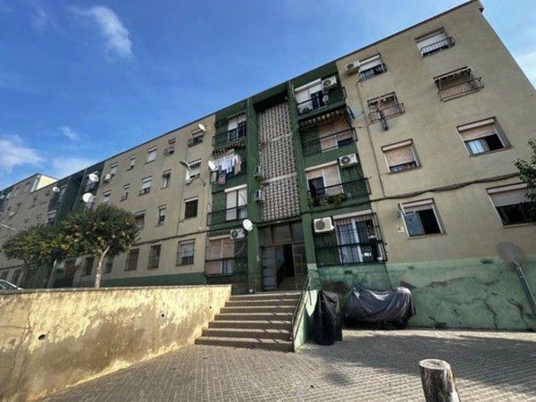Venta de piso en Piso en Calle de la Garona, Torre-romeu, Sabadell, Sabadell
 photo