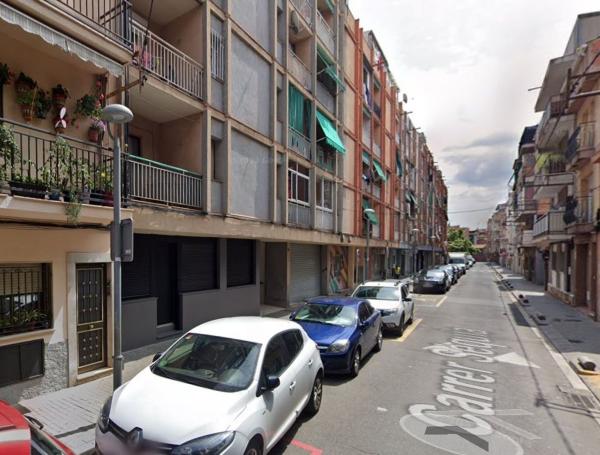 Venta de piso en Piso en Calle Sèquia, Canovelles, Canovelles
 photo