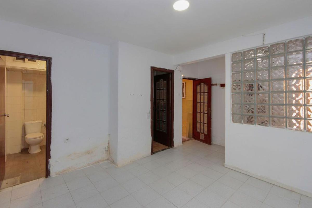 Venta de piso en Piso en Calle de Camprodon, Lloreda, Badalona, Badalona
photo 2