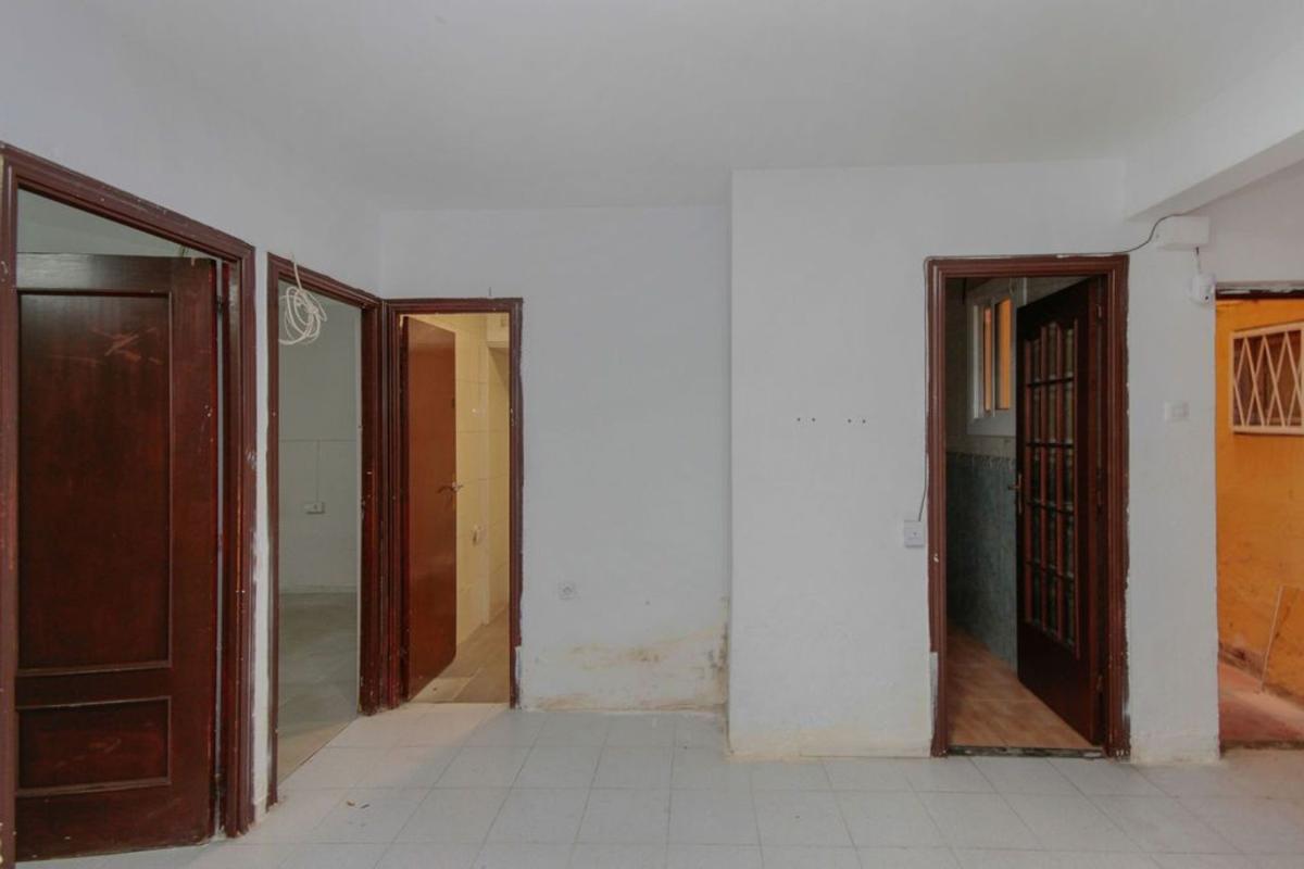 Venta de piso en Piso en Calle de Camprodon, Lloreda, Badalona, Badalona
photo 3