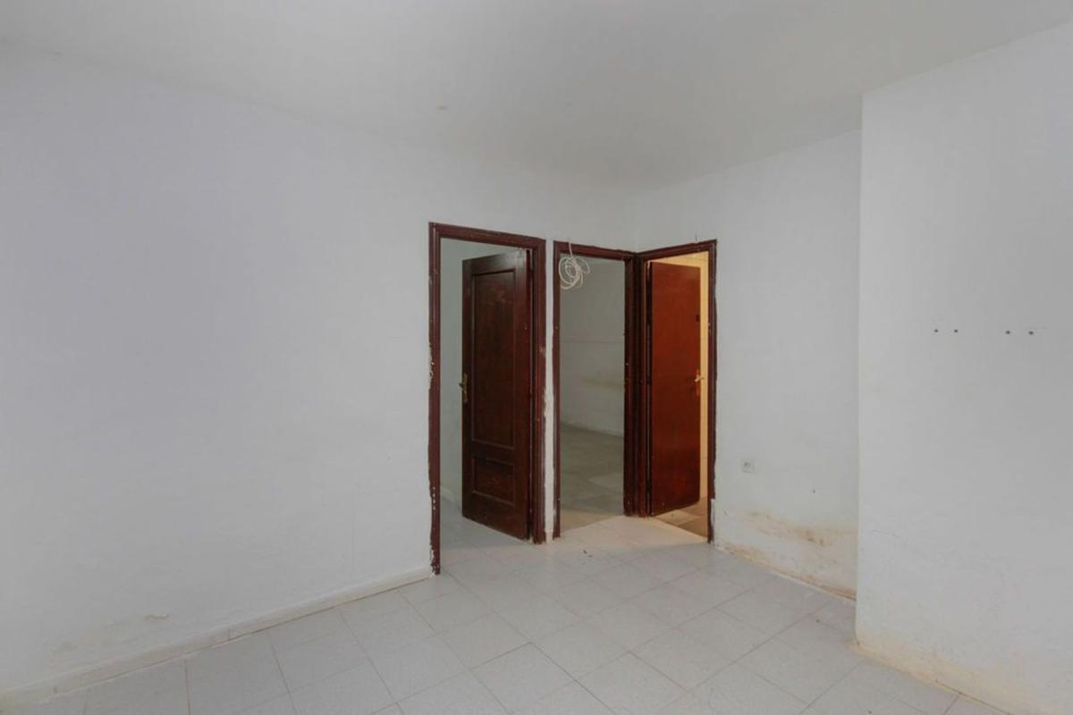Venta de piso en Piso en Calle de Camprodon, Lloreda, Badalona, Badalona
photo 5