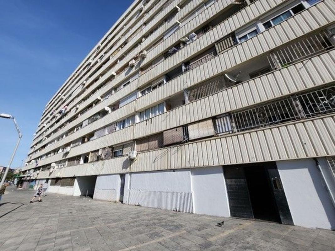 Venta de piso en Piso en Calle de Saturn, La Mina, Sant Adriá de Besós, Sant Adriá de Besós
photo 1