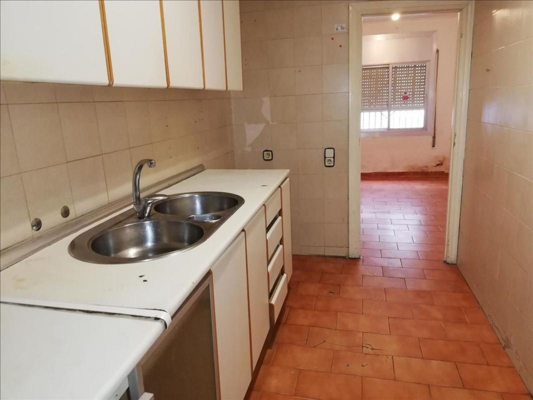 Sale of independent chalet in Chalet pareado en Passatge Lleida, Mas Rampinyo - Carrerada, Montcada i Reixac, Montcada i Reixac
photo 5