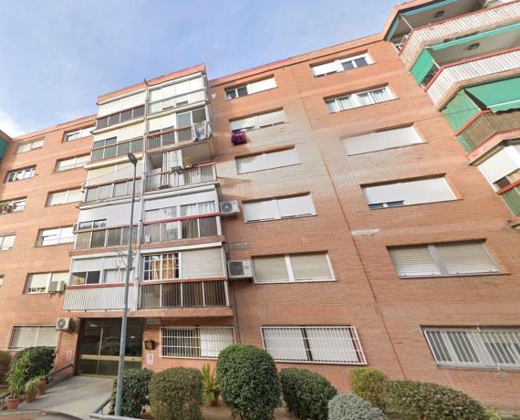 Venta de piso en Piso en Calle d'Eugeni d'Ors, Santa Perpètua de Mogoda, Santa Perpètua de Mogoda
 photo