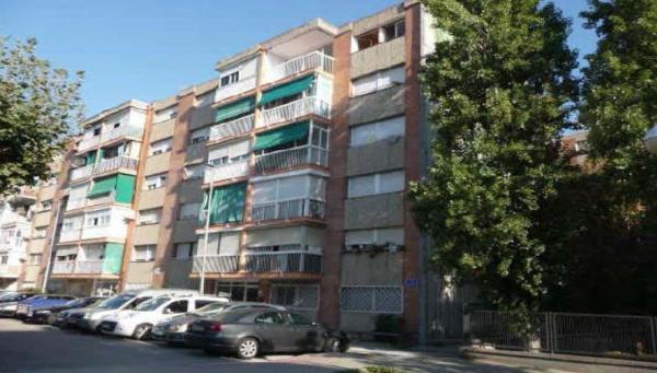 Venta de piso en Piso en Calle de Ramon d'Abadal, Santa Perpètua de Mogoda, Santa Perpètua de Mogoda
 photo