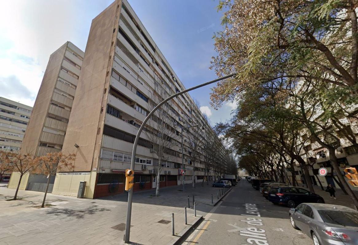 Venta de piso en Piso en Calle de Llevant, La Mina, Sant Adriá de Besós, Sant Adriá de Besós
photo 1