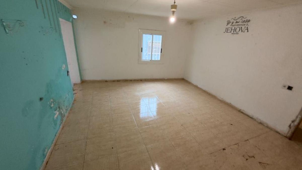 Venta de piso en Piso en Calle del Maestrat, Can Puiggener, Sabadell, Sabadell
 photo 2