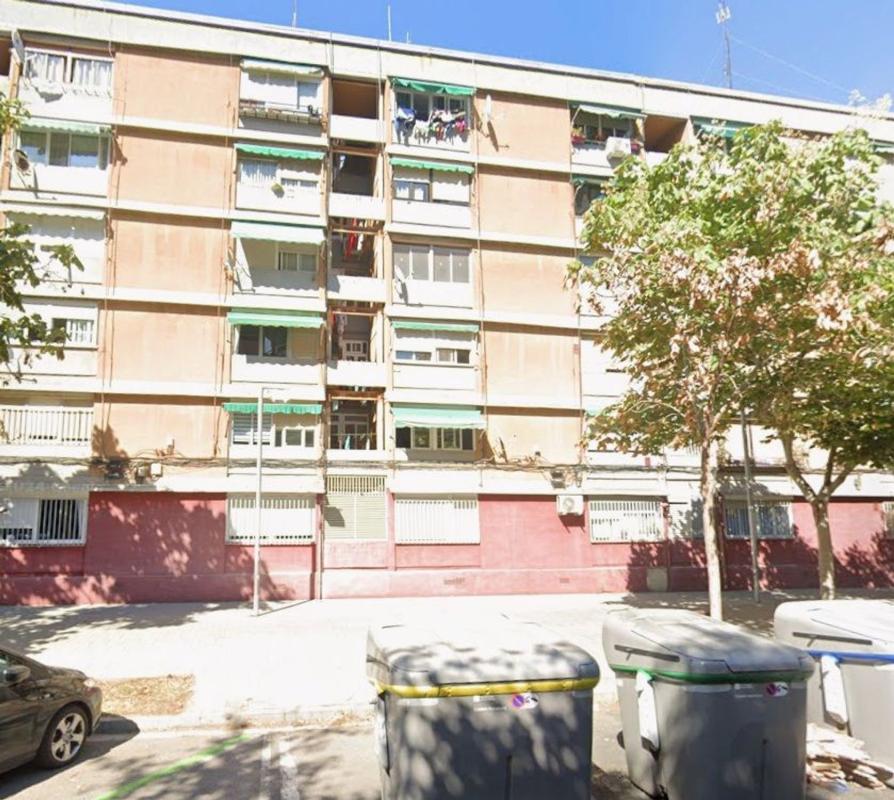 Venta de piso en Piso en Calle d'Alcamo, El Besòs, Barcelona, Barcelona
photo 1