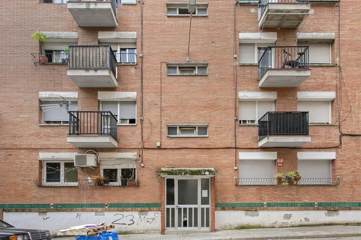 Sale of apartment in Piso en Passatge d'Asdrúbal, Can Puiggener, Sabadell, Sabadell
photo 1