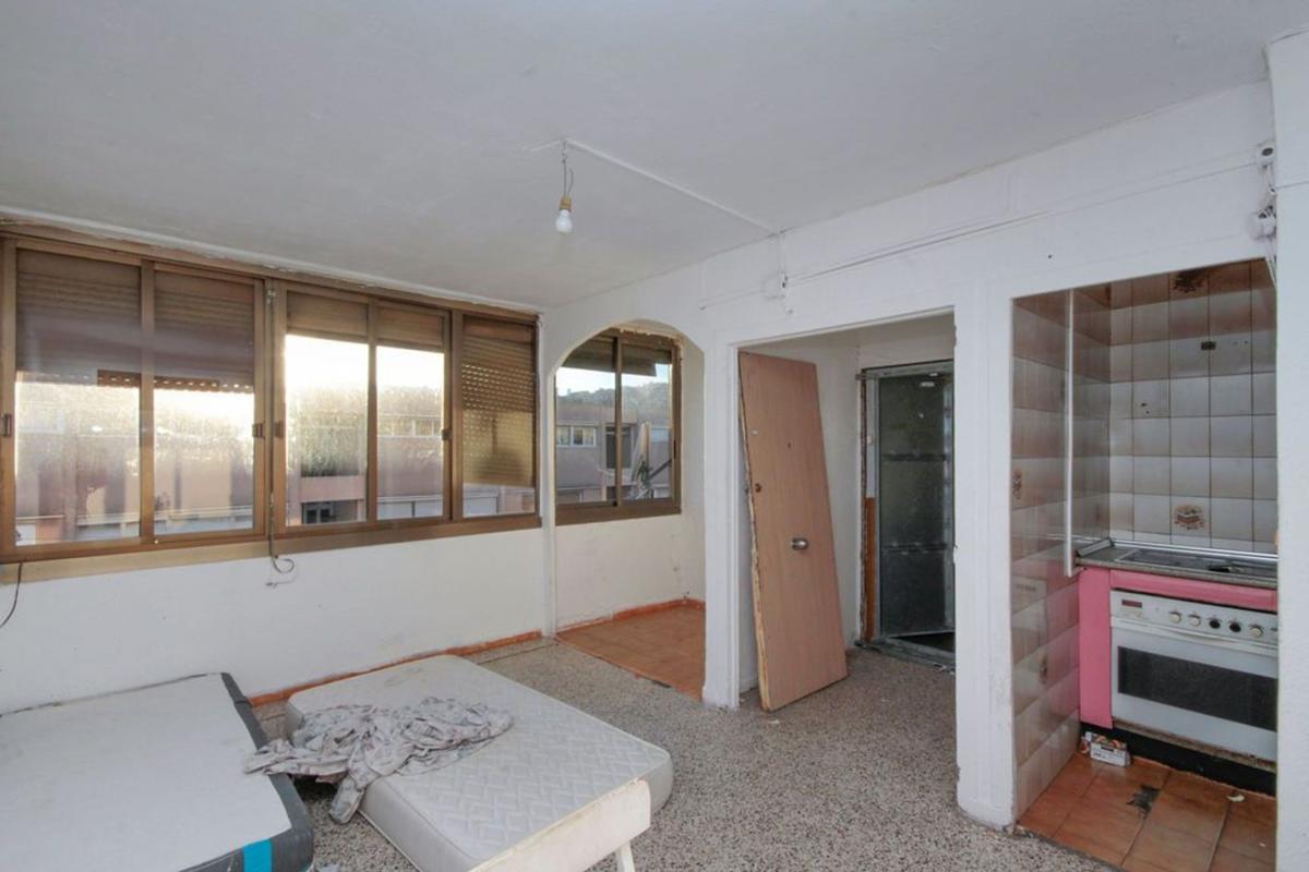 Sale of apartment in Piso en Calle de Tarba, El Besòs, Barcelona, Barcelona
photo 3