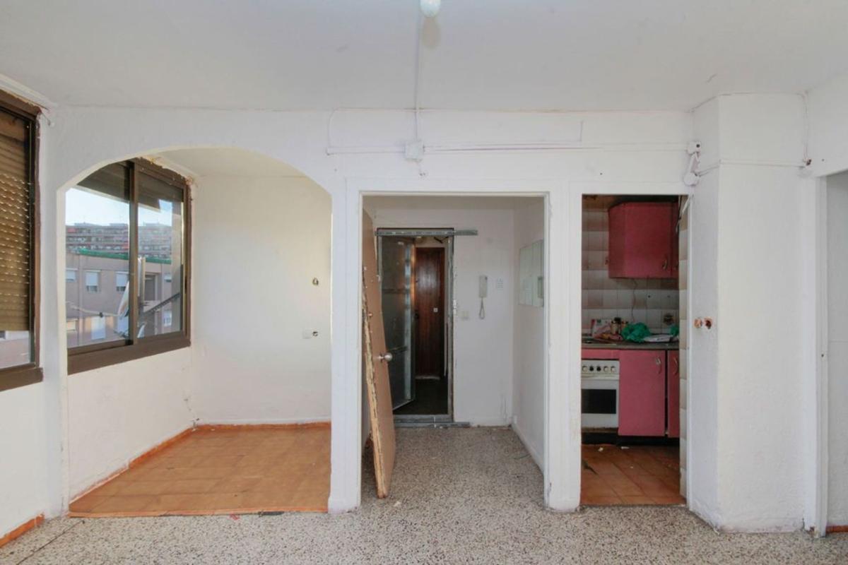 Sale of apartment in Piso en Calle de Tarba, El Besòs, Barcelona, Barcelona
photo 5