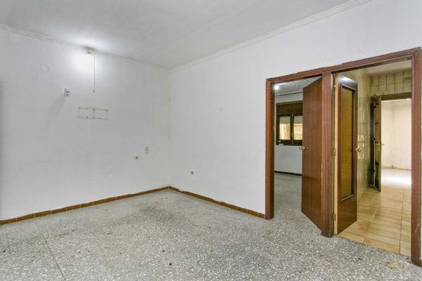 Sale of flat in Piso en Passatge Barberà, Terra Nostra - Font Pudenta, Montcada i Reixac, Montcada i Reixac
thumbnail 1