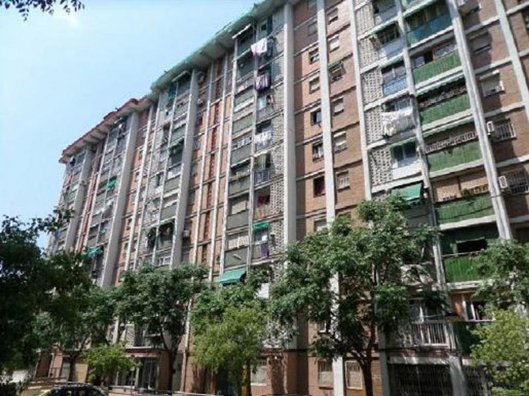 Venta de piso en Piso en Calle de l'Acàcia, Sant Ildefons, Cornellà de Llobregat, Cornellà de Llobregat
photo 1