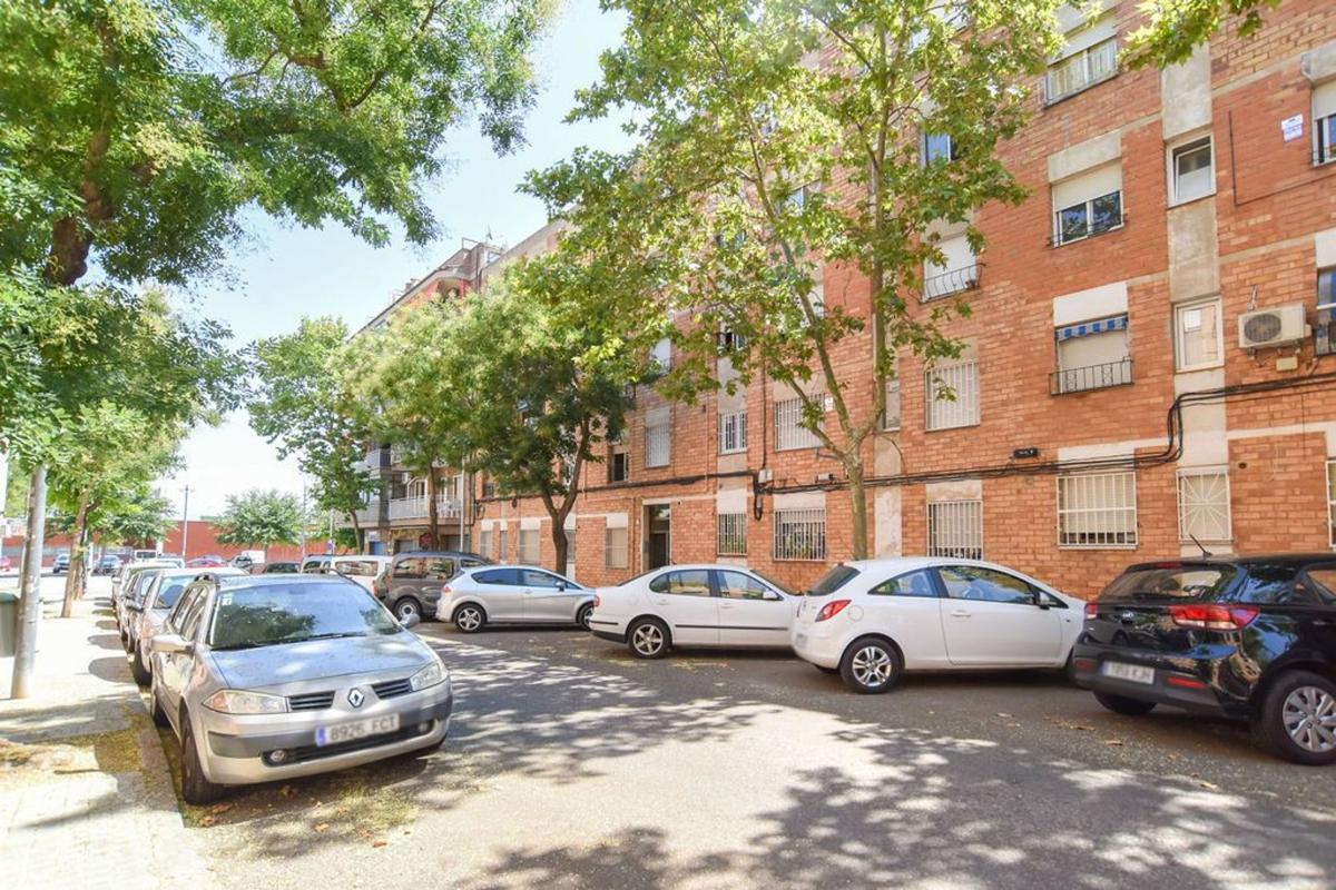 Sprzedaż mieszkania w Piso en Calle de València, Ca N'Oriac, Sabadell, Sabadell
photo 1