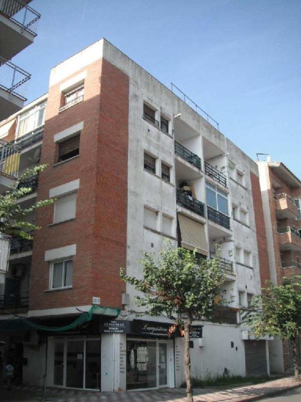 Sale of apartment in Piso en Avenida Ntra. Sra. de Montserrat, Centre, Pineda de Mar, Pineda de Mar
photo 1