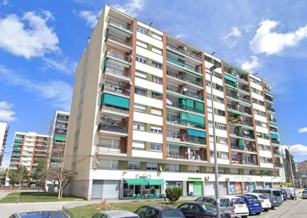 Продажа квартиры на Piso en Plaza de Neus Catalá i Pallejà, Can Alzamora - Les Torres - 25 de Setembre, Rubí, Руби
 photo